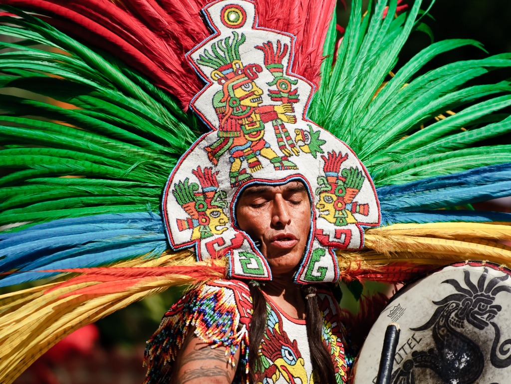 Aztec Dancer, Olvera St. Los Angeles jigsaw puzzle in People puzzles on TheJigsawPuzzles.com