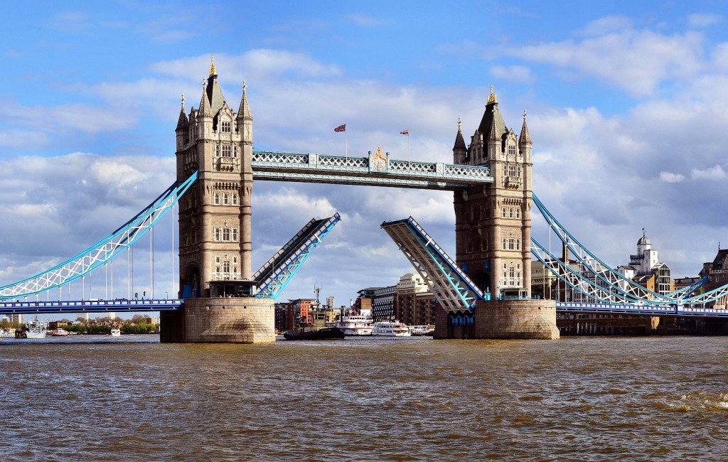 Tower Bridge and the London Skyline jigsaw puzzle in Bridges puzzles on TheJigsawPuzzles.com