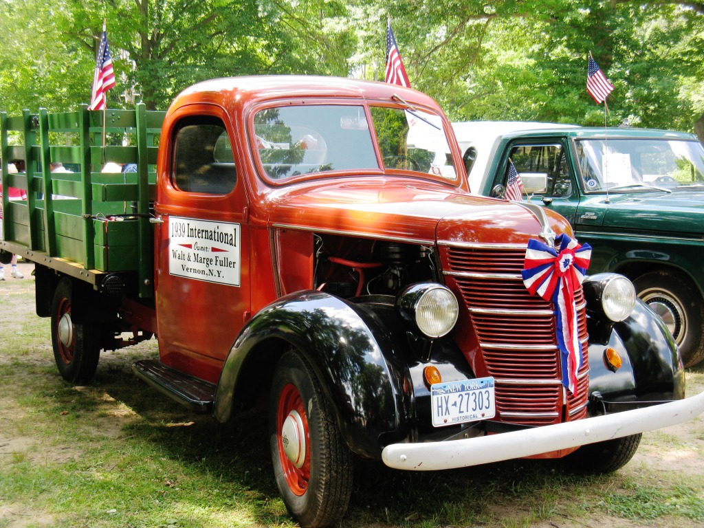 Truck Show at Long Branch Park jigsaw puzzle in Cars & Bikes puzzles on TheJigsawPuzzles.com