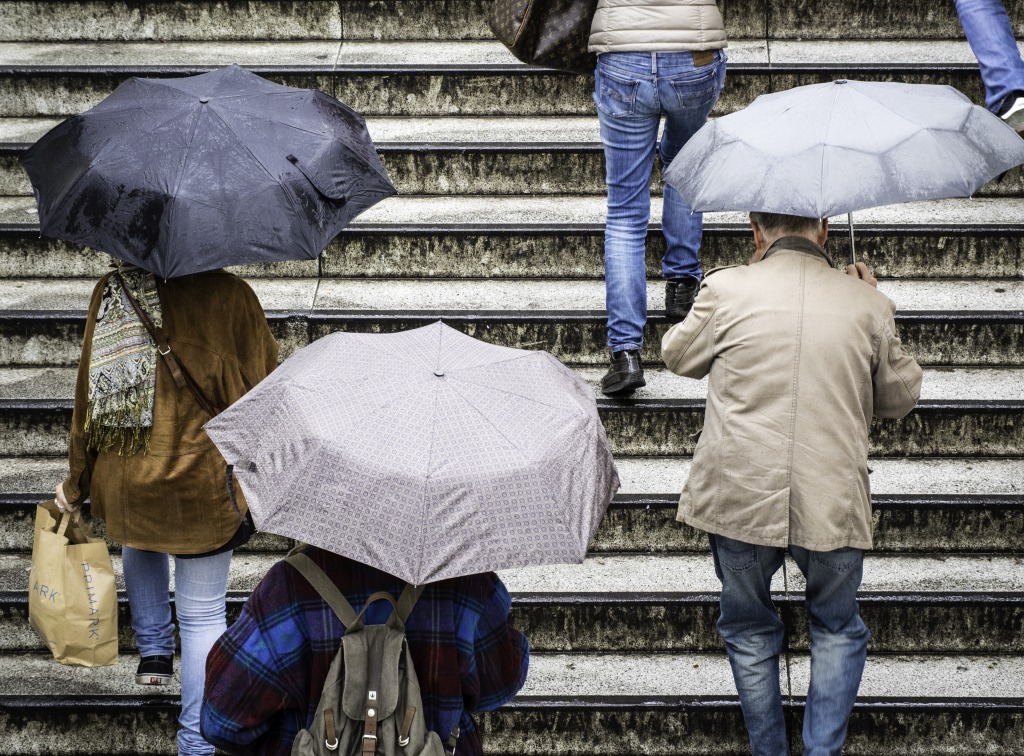 People with Umbrellas jigsaw puzzle in People puzzles on TheJigsawPuzzles.com