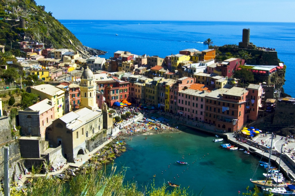 Vernazza, Cinque Terre, Italy jigsaw puzzle in Street View puzzles on TheJigsawPuzzles.com