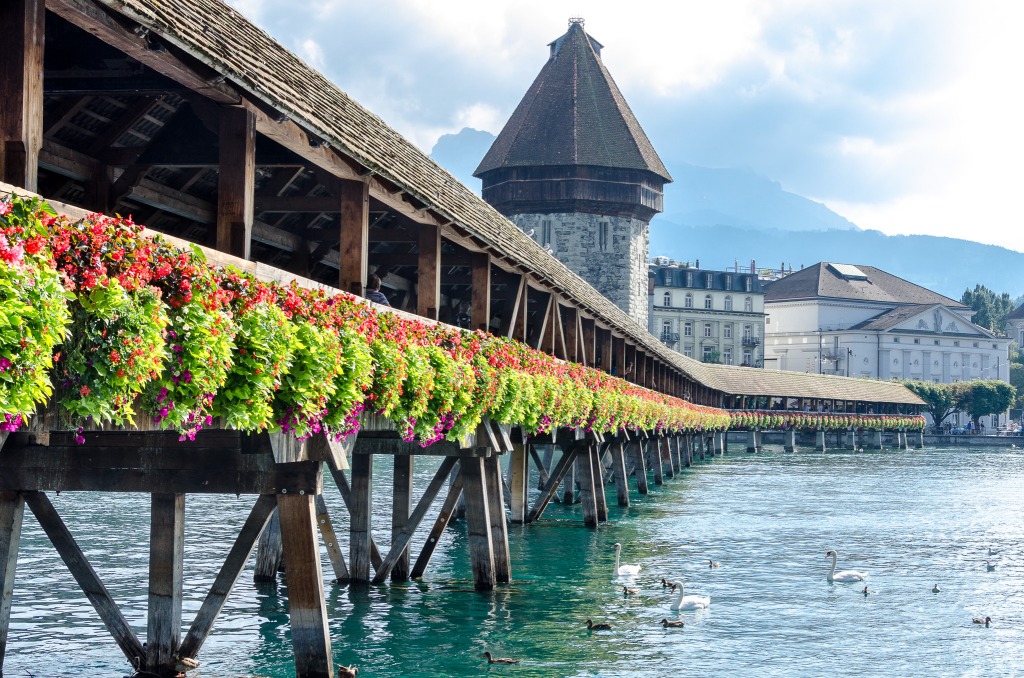 Kapellbrücke, Lake Lucerne, Switzerland jigsaw puzzle in Bridges puzzles on TheJigsawPuzzles.com