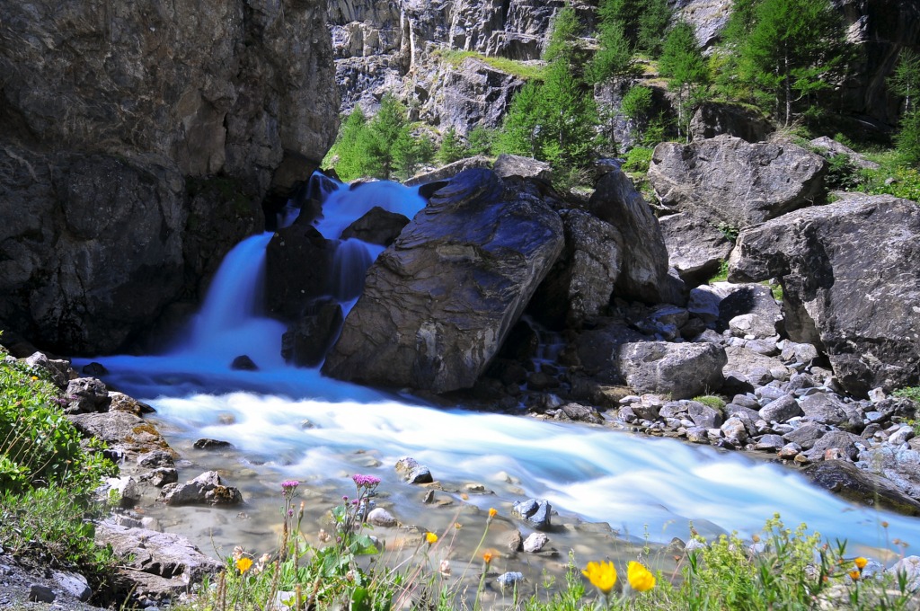 Romanche Valley, French Alps jigsaw puzzle in Waterfalls puzzles on TheJigsawPuzzles.com