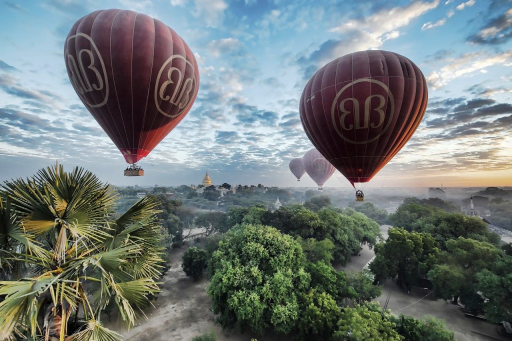 Hot Air Balloons in Bagan, Myanmar jigsaw puzzle in Great Sightings puzzles on TheJigsawPuzzles.com