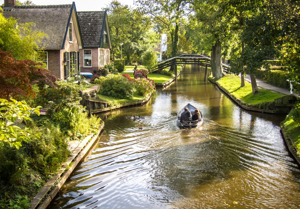 Giethoorn, The Netherlands jigsaw puzzle in Bridges puzzles on TheJigsawPuzzles.com