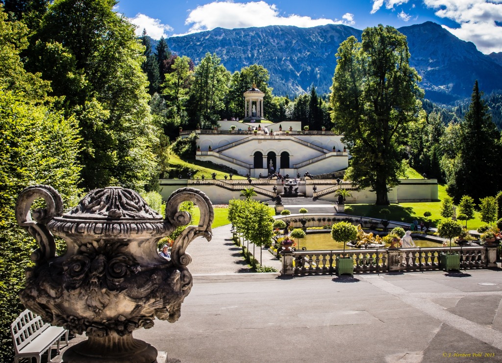Schlosspark Linderhof, Bavaria, Germany jigsaw puzzle in Castles puzzles on TheJigsawPuzzles.com