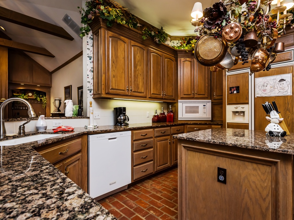 Kitchen in Mulholland, Edmond OK jigsaw puzzle in Food & Bakery puzzles on TheJigsawPuzzles.com