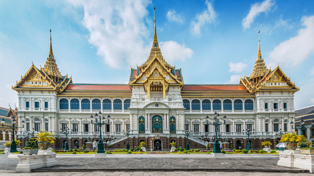 Grand Palace, Bangkok, Thailand jigsaw puzzle in Castles puzzles on TheJigsawPuzzles.com