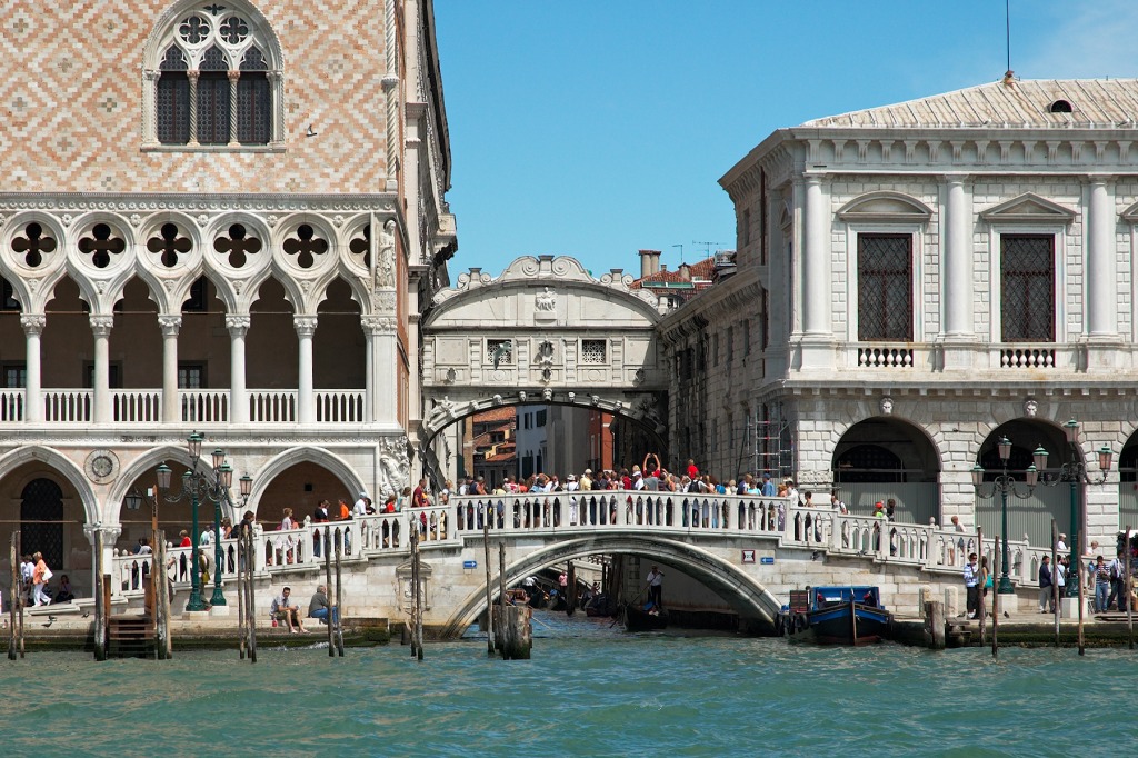 Bridge of Sighs, Venice, Italy jigsaw puzzle in Bridges puzzles on TheJigsawPuzzles.com