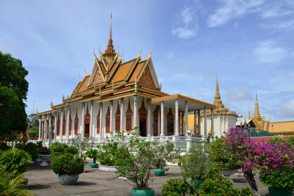 Silver Pagoda, Phnom Penh, Cambodia jigsaw puzzle in Castles puzzles on TheJigsawPuzzles.com