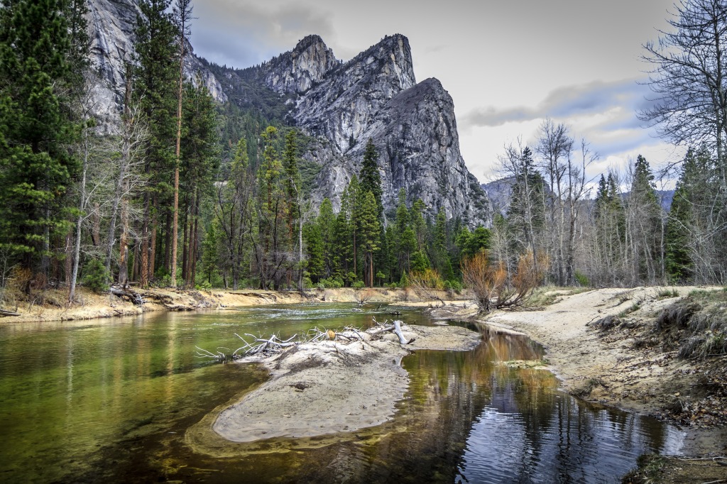 Three Brothers, Yosemite National Park jigsaw puzzle in Great Sightings puzzles on TheJigsawPuzzles.com