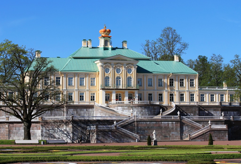 Menshikov Palace in Oranienbaum jigsaw puzzle in Castles puzzles on TheJigsawPuzzles.com