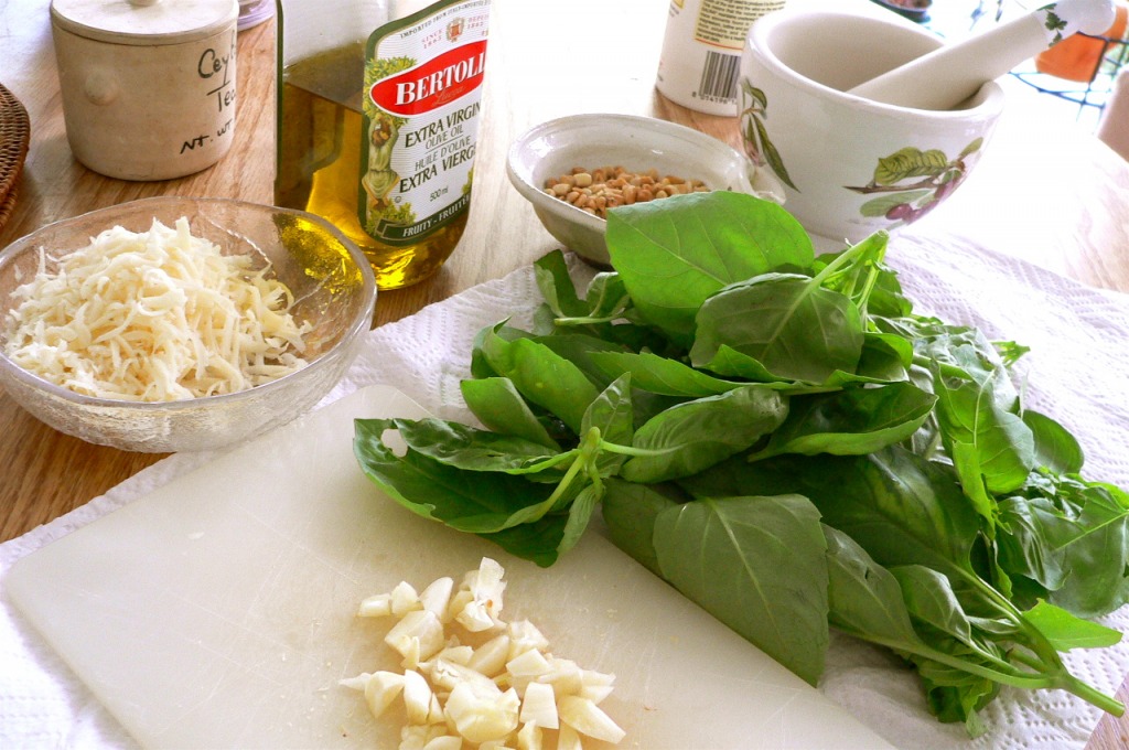 Making Pesto jigsaw puzzle in Food & Bakery puzzles on TheJigsawPuzzles.com