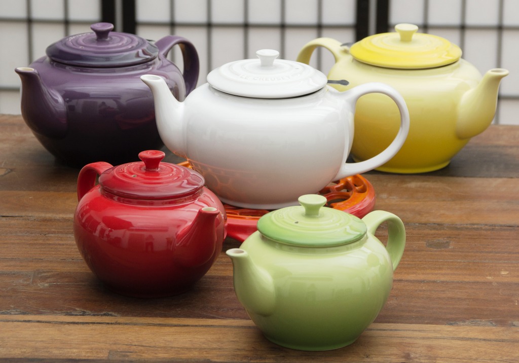 Colorful Teapots jigsaw puzzle in Food & Bakery puzzles on TheJigsawPuzzles.com