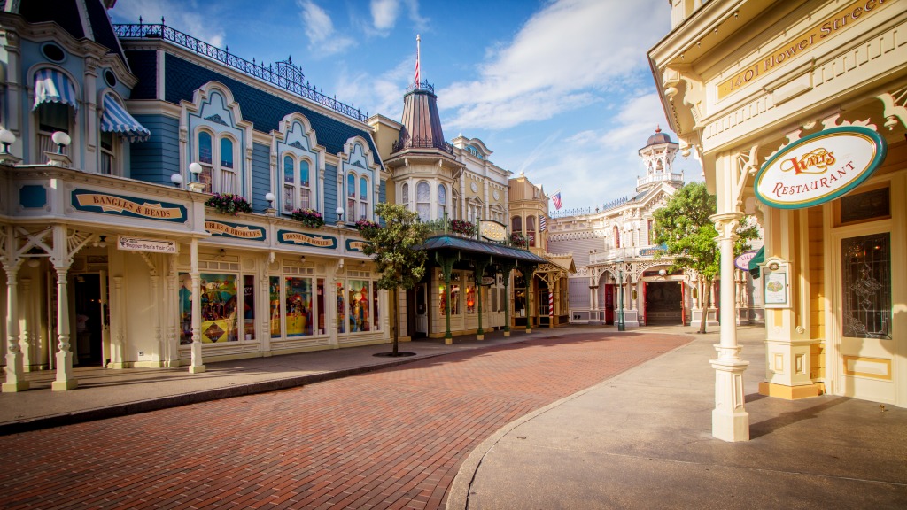Paris Disneyland, Main Street jigsaw puzzle in Street View puzzles on TheJigsawPuzzles.com