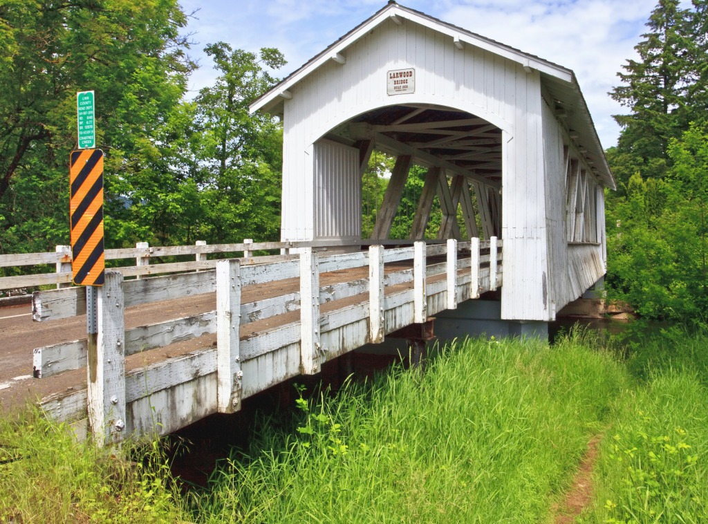 Larwood Covered Bridge, Oregon jigsaw puzzle in Bridges puzzles on TheJigsawPuzzles.com