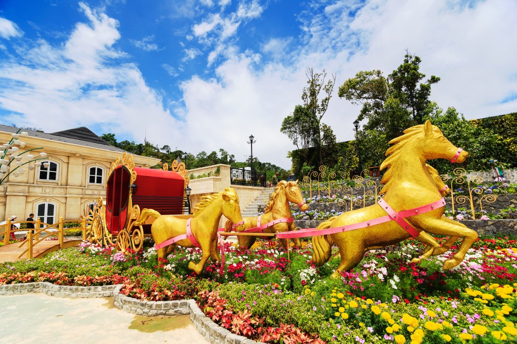 Flower Garden in Da Nang, Vietnam jigsaw puzzle in Flowers puzzles on TheJigsawPuzzles.com