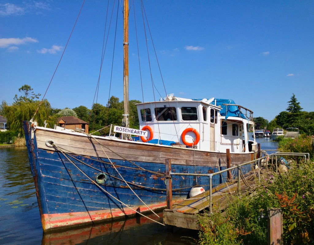 Boat On the Thames jigsaw puzzle in Puzzle of the Day puzzles on TheJigsawPuzzles.com