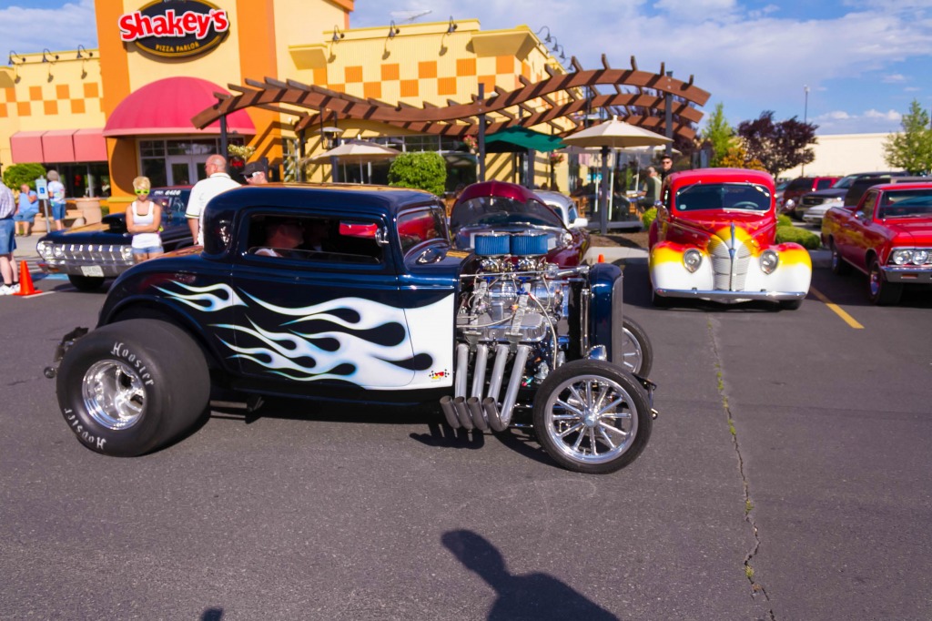 Shakey's Car Show, Mead WA jigsaw puzzle in Puzzle of the Day puzzles on TheJigsawPuzzles.com