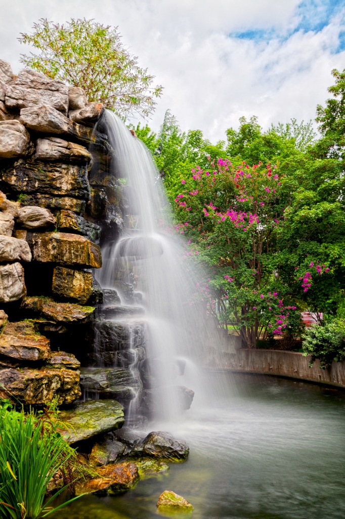 Waterfall at the Washington DC Zoo jigsaw puzzle in Waterfalls puzzles on TheJigsawPuzzles.com