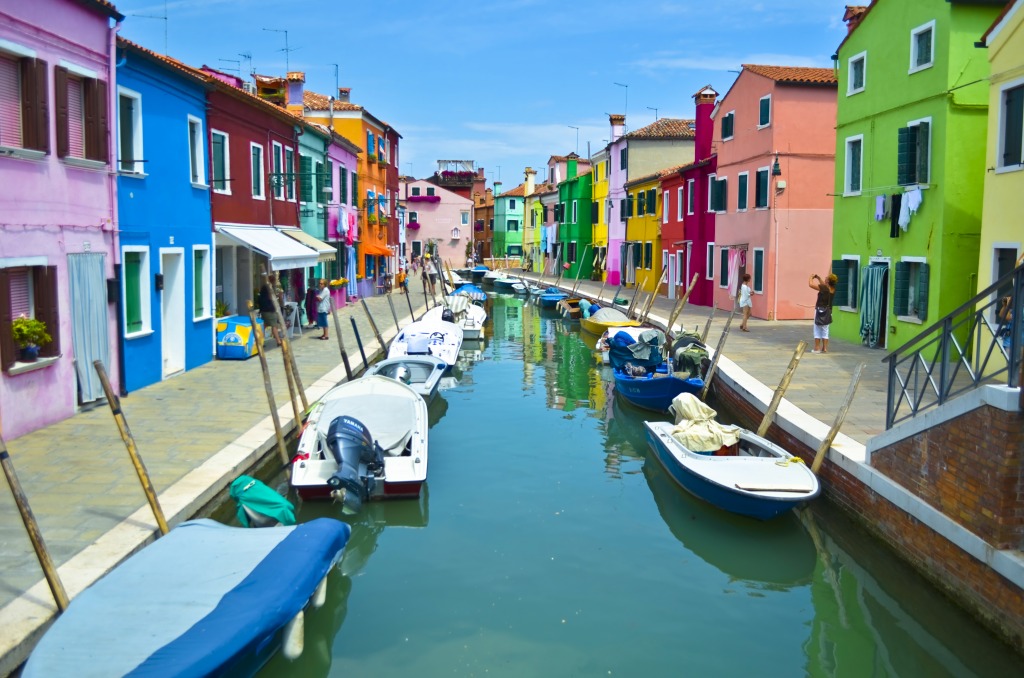 Burano, Venice, Italy jigsaw puzzle in Street View puzzles on TheJigsawPuzzles.com