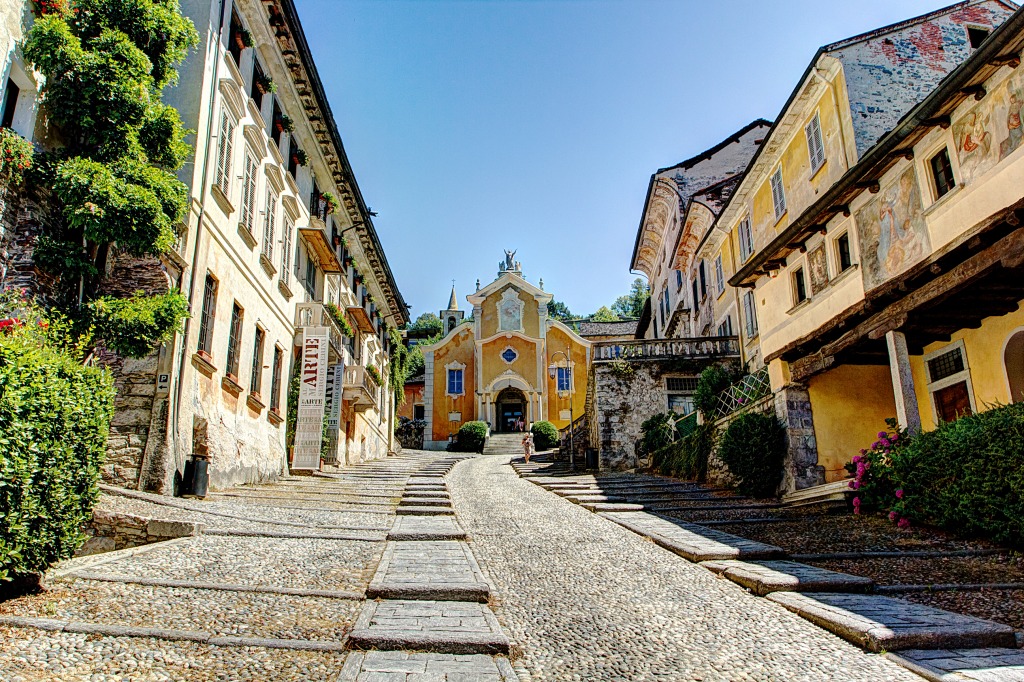 Orta San Giulio, Piedmont, Italy jigsaw puzzle in Street View puzzles on TheJigsawPuzzles.com