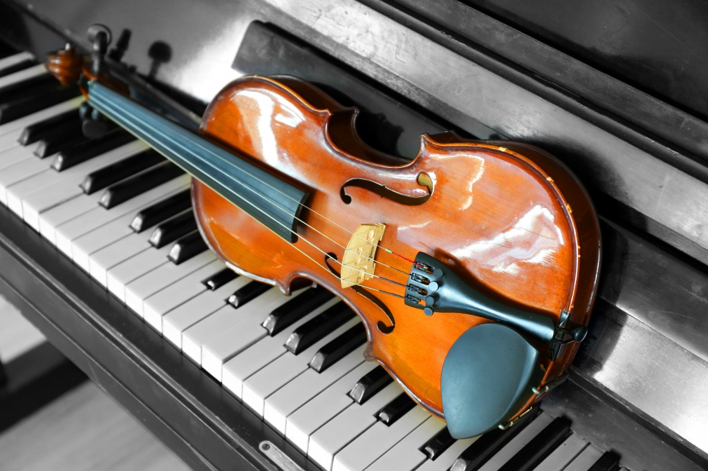 Violin on Piano Keys jigsaw puzzle in Macro puzzles on TheJigsawPuzzles.com