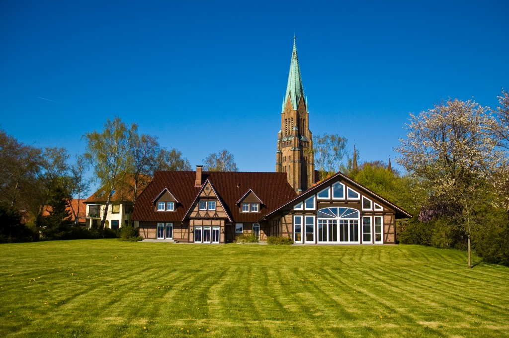 Mansion On the Hill, Schleswig, Germany jigsaw puzzle in Street View puzzles on TheJigsawPuzzles.com