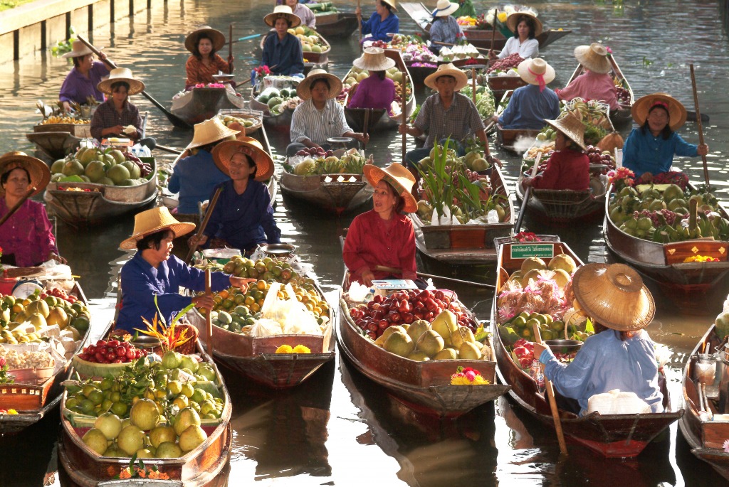 Floating Market in Ratchaburi, Thailand jigsaw puzzle in People puzzles on TheJigsawPuzzles.com