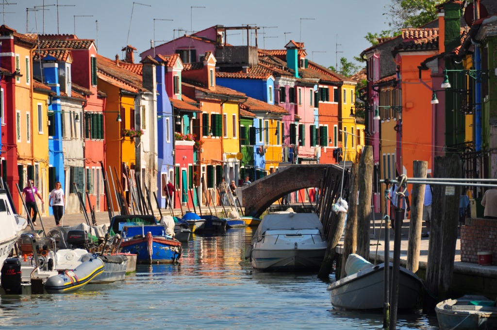 Burano Houses, Venice jigsaw puzzle in Bridges puzzles on TheJigsawPuzzles.com