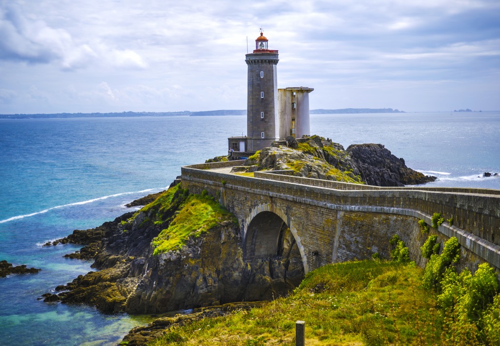 Phare du Petit Minou Lighthouse jigsaw puzzle in Great Sightings puzzles on TheJigsawPuzzles.com