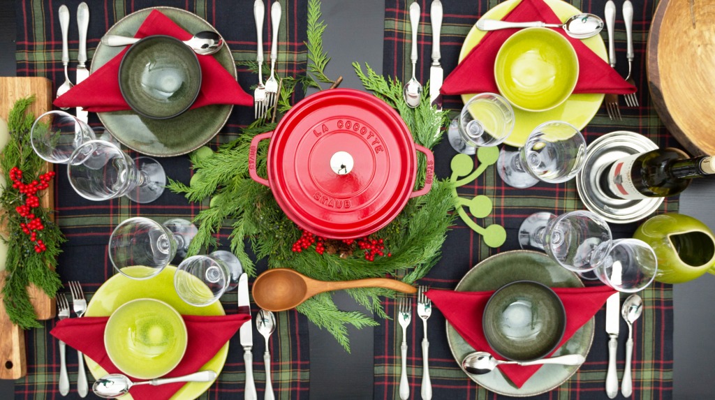 Christmas Dinner Table Setting jigsaw puzzle in Food & Bakery puzzles on TheJigsawPuzzles.com