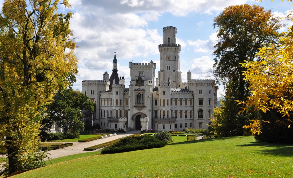 Hluboká Castle, Czech Republic jigsaw puzzle in Castles puzzles on TheJigsawPuzzles.com