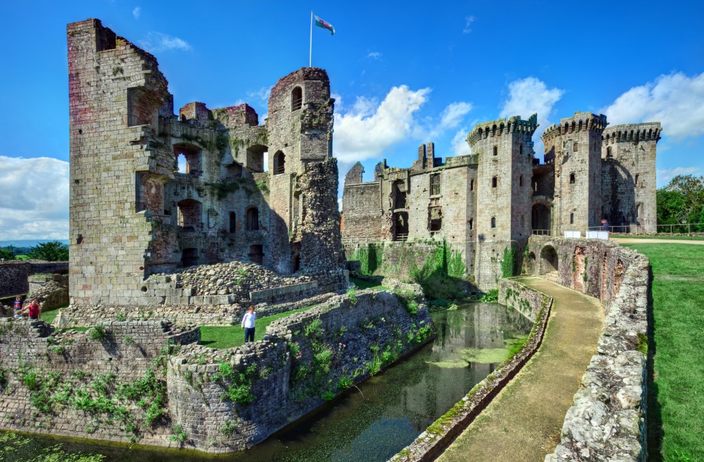 Raglan Castle, Wales jigsaw puzzle in Castles puzzles on TheJigsawPuzzles.com