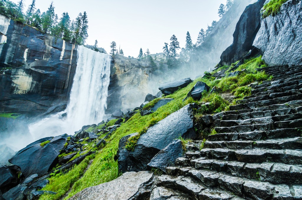 Vernal Falls, Yosemite NP jigsaw puzzle in Waterfalls puzzles on TheJigsawPuzzles.com