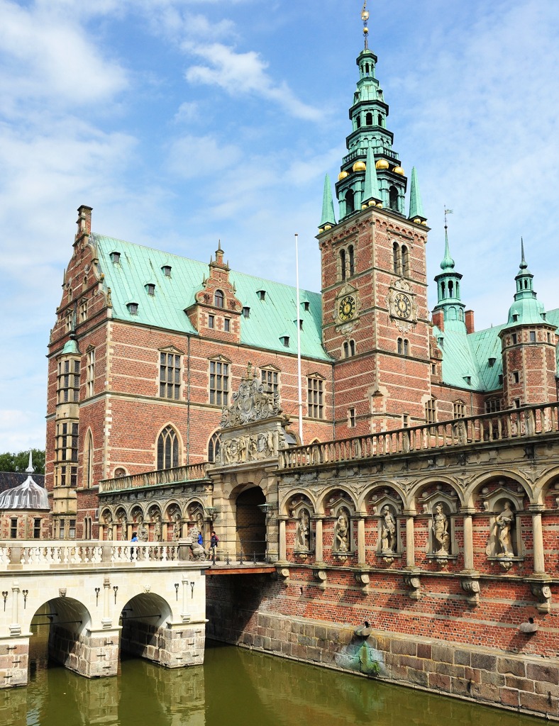 Frederiksborg Slot, Denmark jigsaw puzzle in Castles puzzles on TheJigsawPuzzles.com