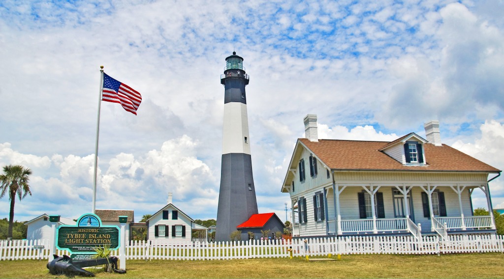 Historic Tybee Island Light Station jigsaw puzzle in Great Sightings puzzles on TheJigsawPuzzles.com