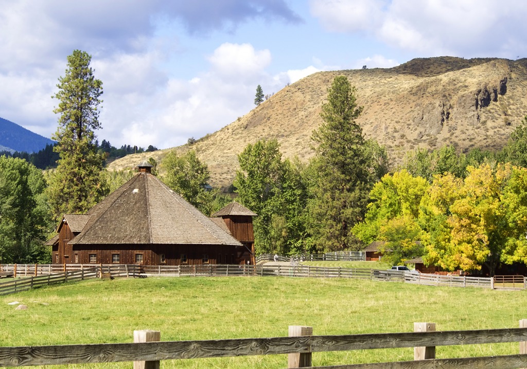 Chewuch Road, Winthrop Bluffs WA jigsaw puzzle in Great Sightings puzzles on TheJigsawPuzzles.com