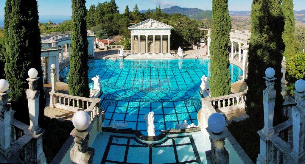 Neptune Pool in the Hearst Castle jigsaw puzzle in Castles puzzles on TheJigsawPuzzles.com