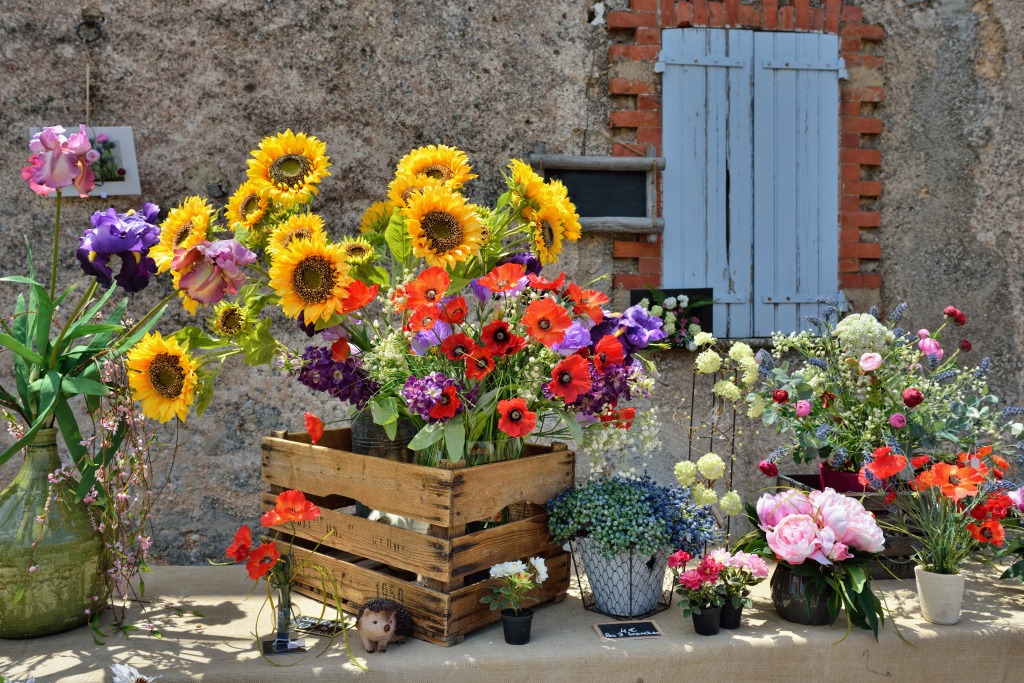 Bouquets for Sale in Provence jigsaw puzzle in Flowers puzzles on TheJigsawPuzzles.com