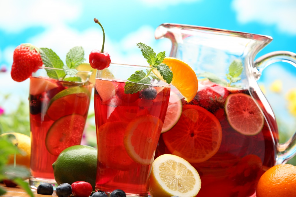 Refreshing Sangria with Fruits jigsaw puzzle in Puzzle of the Day puzzles on TheJigsawPuzzles.com