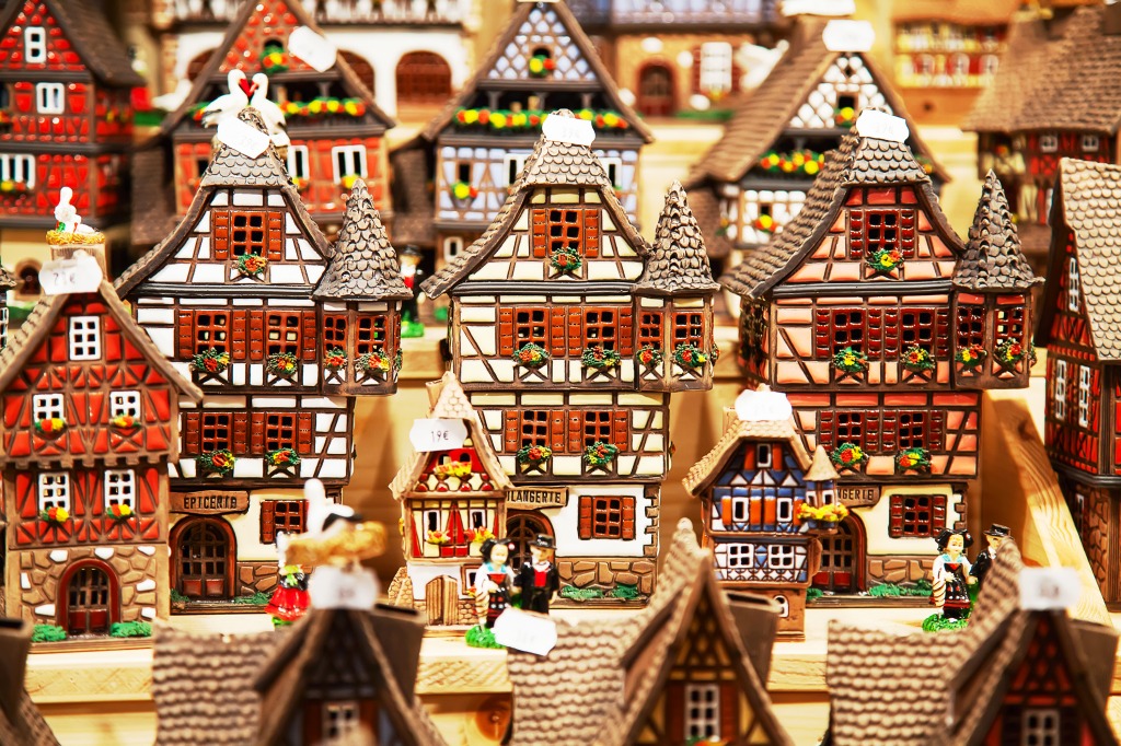 Traditional Alsatian Houses, Strasbourg Market jigsaw puzzle in Macro puzzles on TheJigsawPuzzles.com