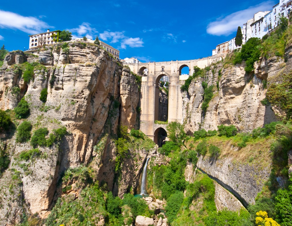 New Bridge in Ronda, Andalusia, Spain jigsaw puzzle in Waterfalls puzzles on TheJigsawPuzzles.com
