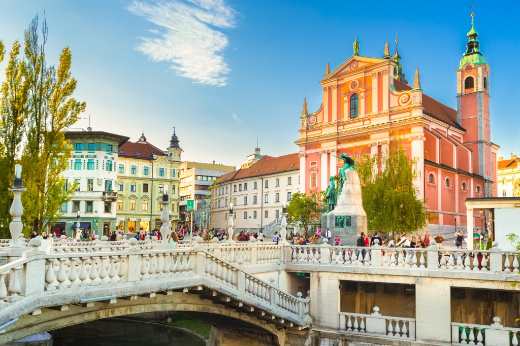 Ljubljana City Center, Slovenia jigsaw puzzle in Bridges puzzles on TheJigsawPuzzles.com