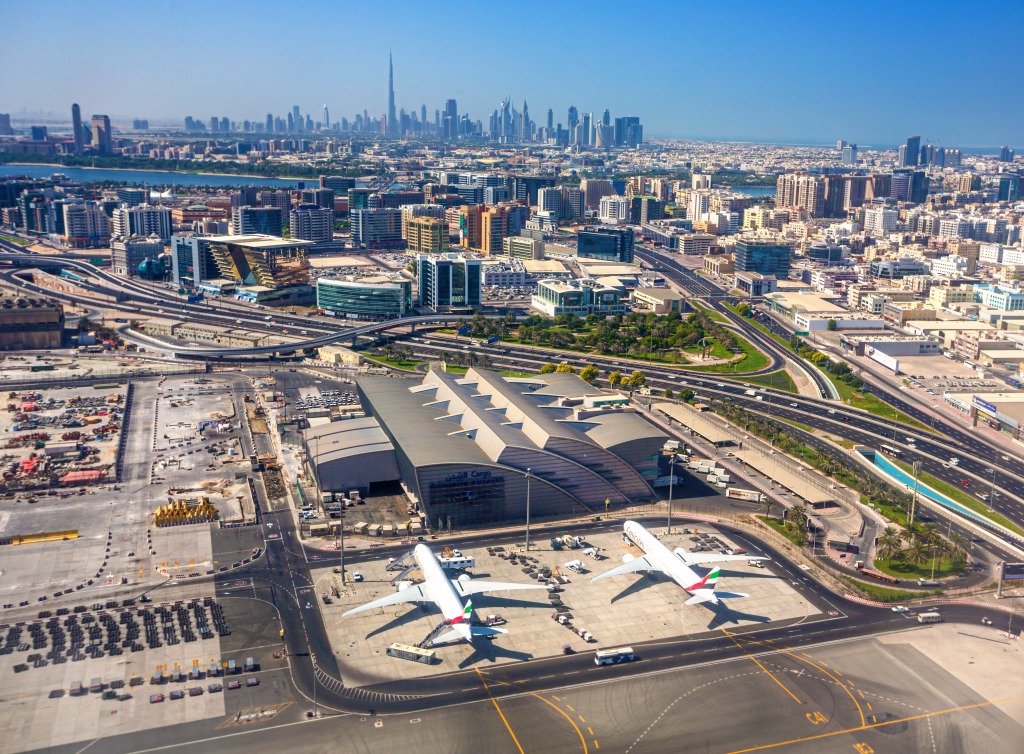 Airport in Dubai, UAE jigsaw puzzle in Aviation puzzles on TheJigsawPuzzles.com