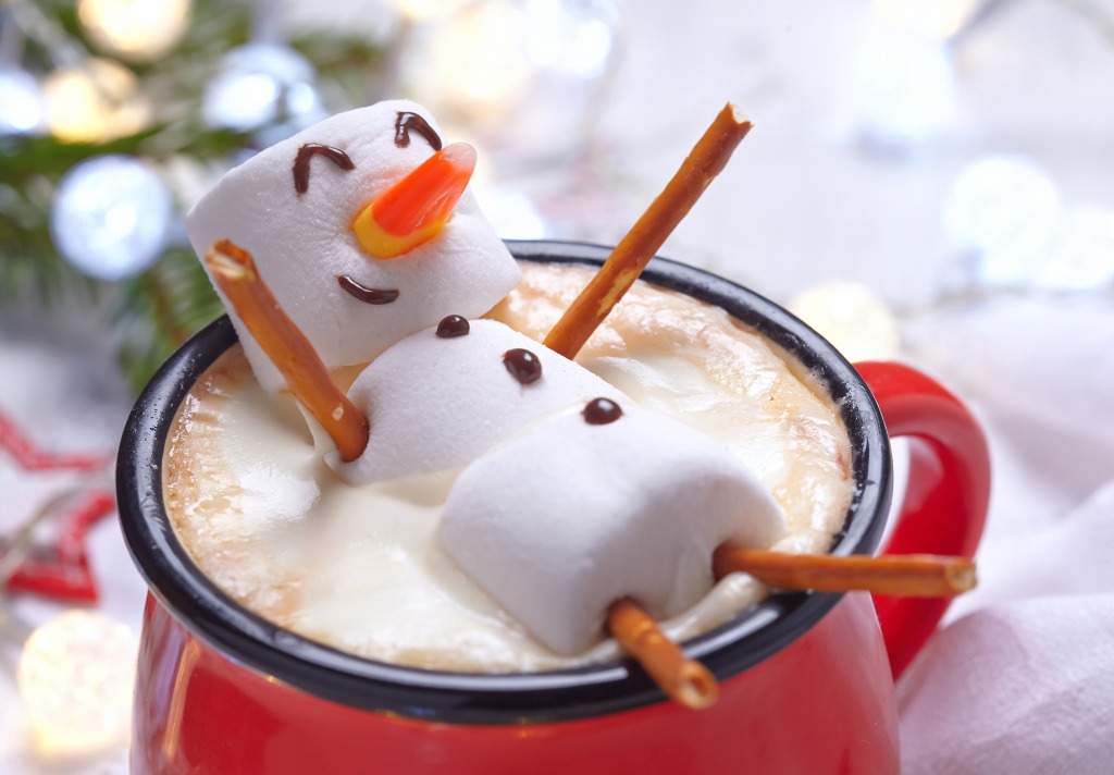 Hot Chocolate and Marshmallow Snowman jigsaw puzzle in Macro puzzles on TheJigsawPuzzles.com