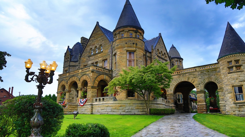 Buhl Mansion, Sharon Pennsylvania jigsaw puzzle in Castles puzzles on TheJigsawPuzzles.com