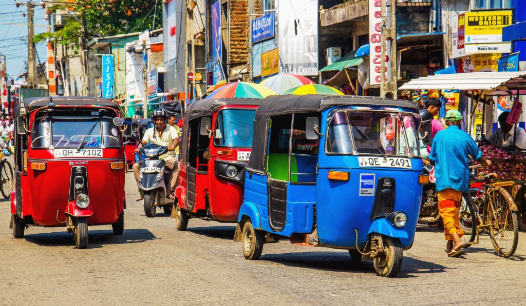 Tuk Tuks in Colombo, Sri Lanka jigsaw puzzle in Cars & Bikes puzzles on TheJigsawPuzzles.com