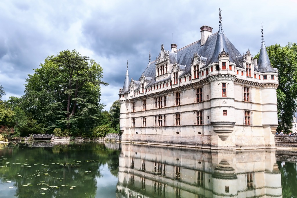 Château d'Azay-le-Rideau, France jigsaw puzzle in Castles puzzles on TheJigsawPuzzles.com