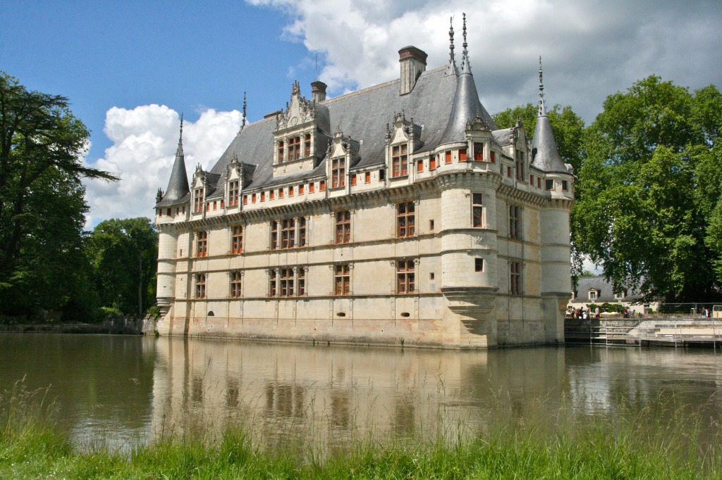 Château d'Azay-Le-Rideau, France jigsaw puzzle in Castles puzzles on TheJigsawPuzzles.com